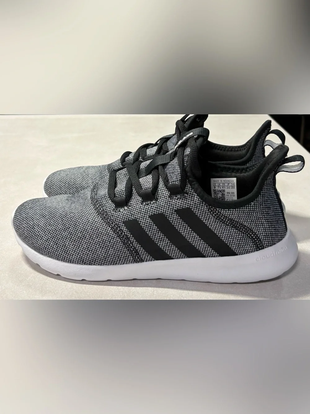 adidas Cloudfoam Pure 2.0 Grey / Black Womens Shoes size 9